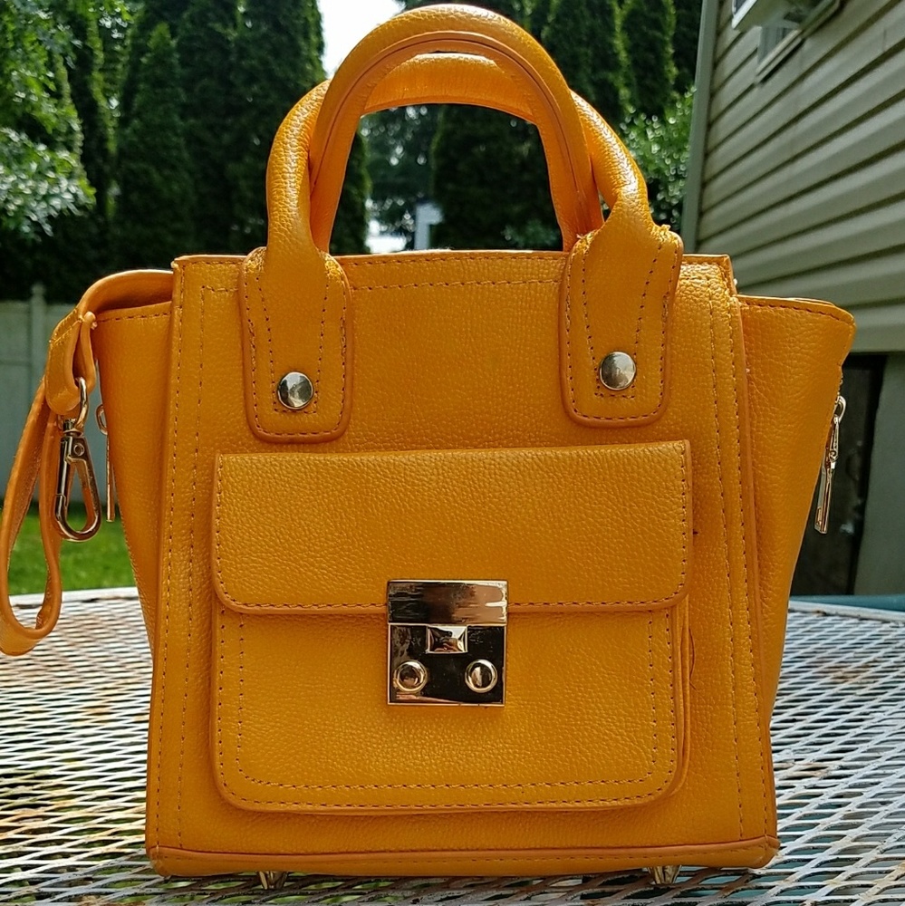 Handbag - Picture 2 of 3